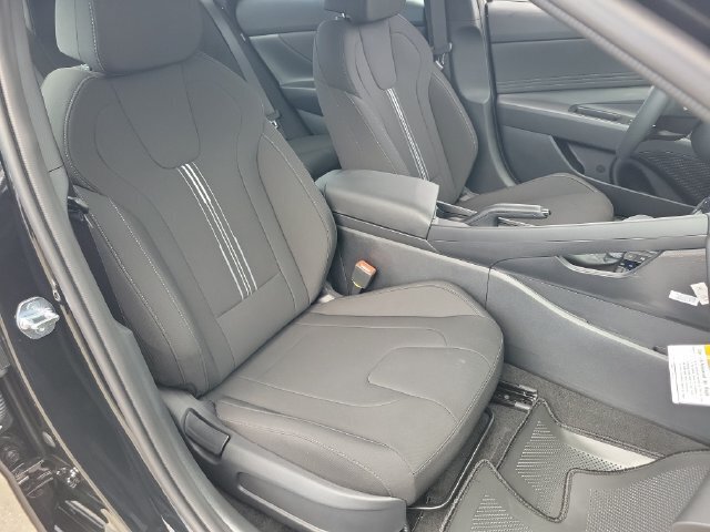 New 2026 Hyundai Elantra Sport FWD image 21