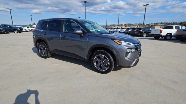 Used 2026 Nissan Rogue SV FWD image 2