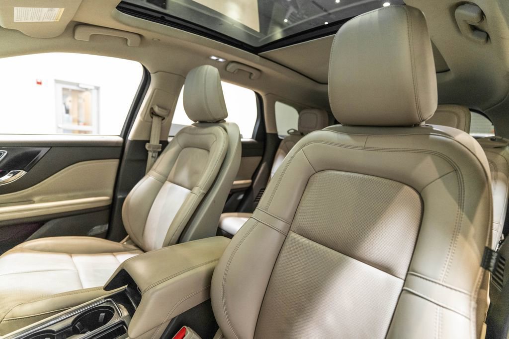 Used 2021 Lincoln Corsair AWD w/ Premium Package image 6