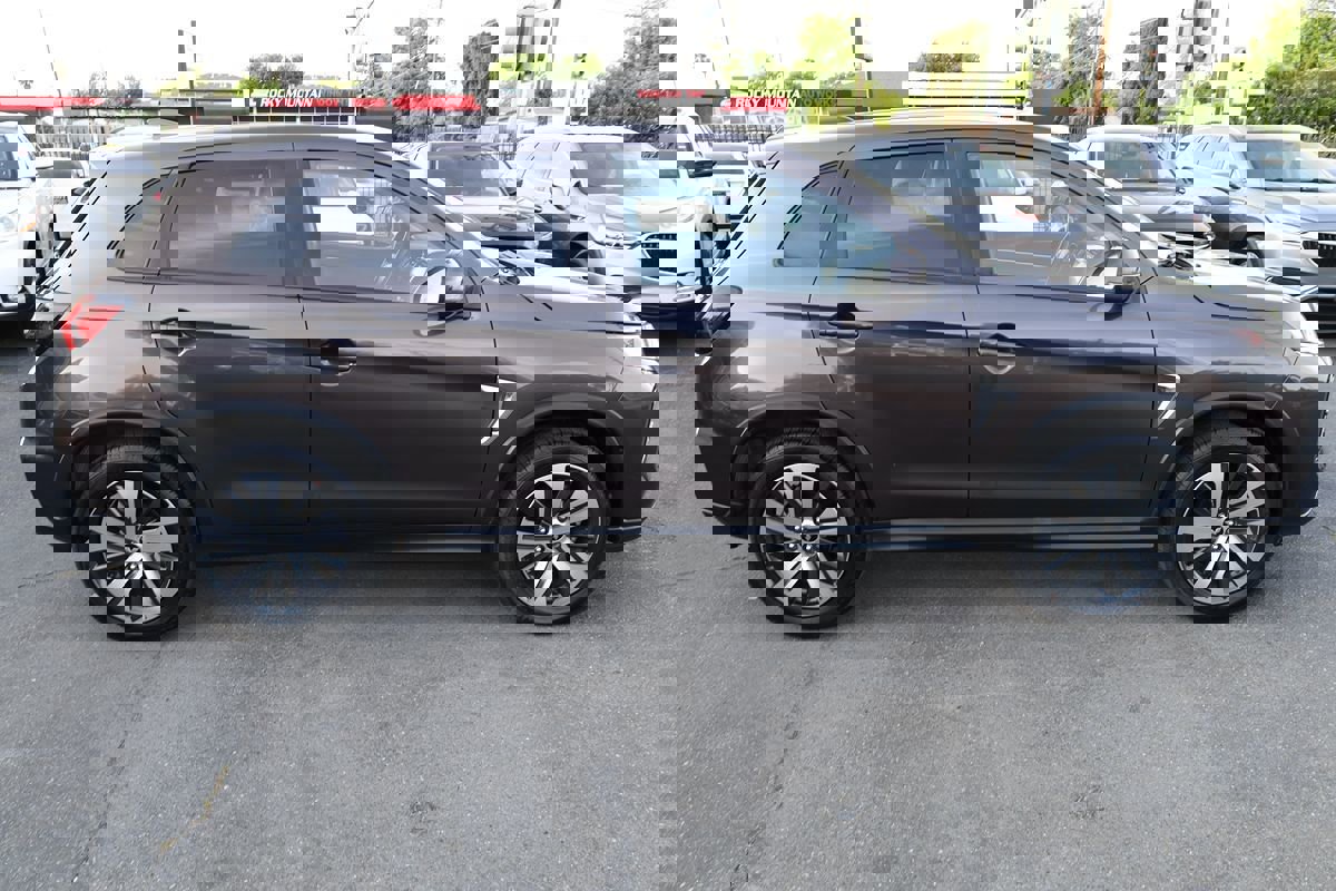 Used 2020 Mitsubishi Outlander Sport ES image 8