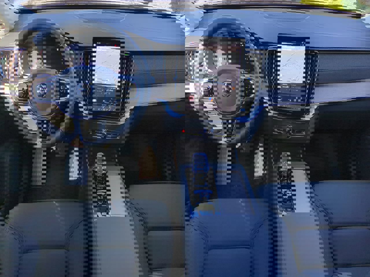 New 2026 Volvo XC90 T8 Plus image 13