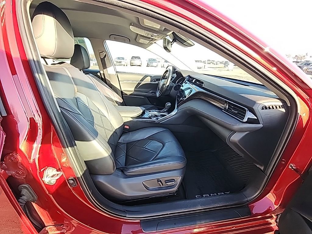Used 2019 Toyota Camry XLE image 31