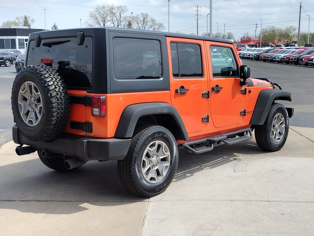 Used 2015 Jeep Wrangler Unlimited Rubicon w/ Connectivity Group AWD/4WD image 5