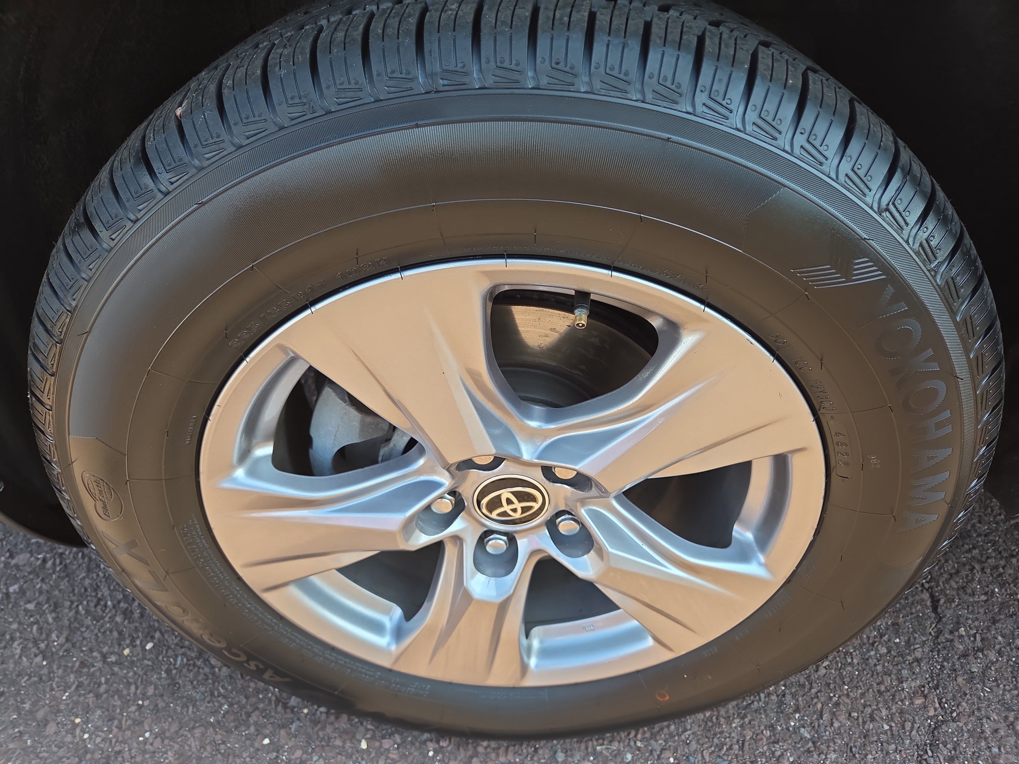 Certified 2022 Toyota RAV4 XLE w/ Convenience Package image 9