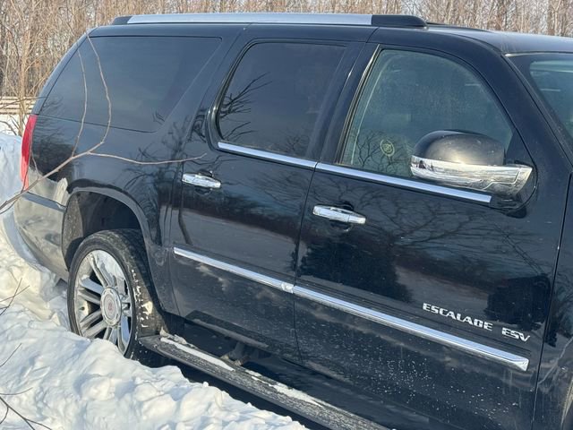 Used 2013 Cadillac Escalade ESV Platinum image 3