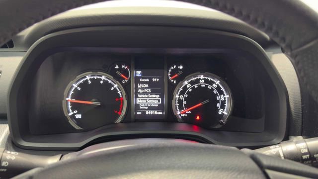 Used 2022 Toyota 4Runner TRD Off-Road AWD/4WD image 26