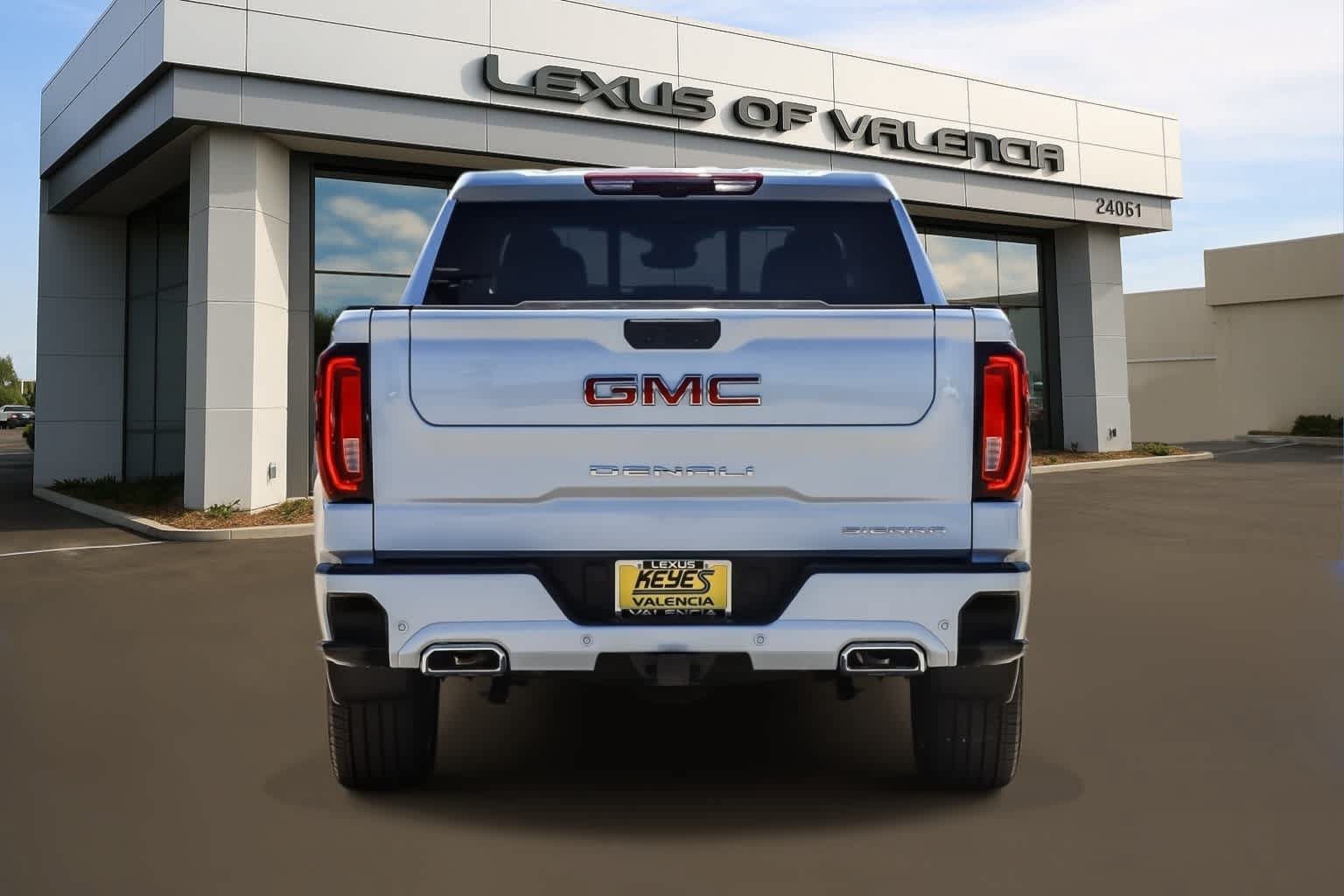 Used 2026 GMC Sierra 1500 Denali AWD/4WD image 4