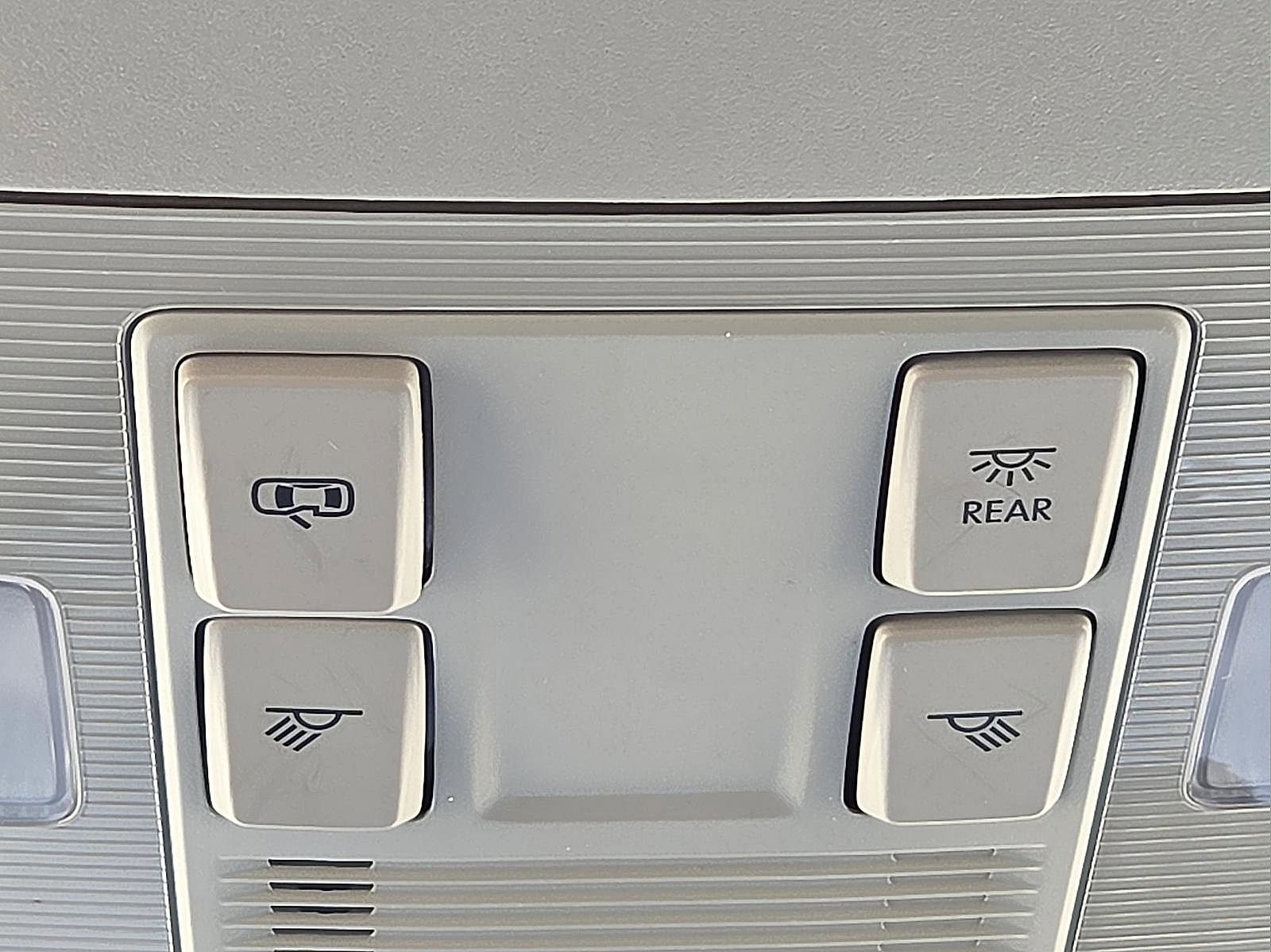 Used 2025 Volkswagen Taos SE image 22