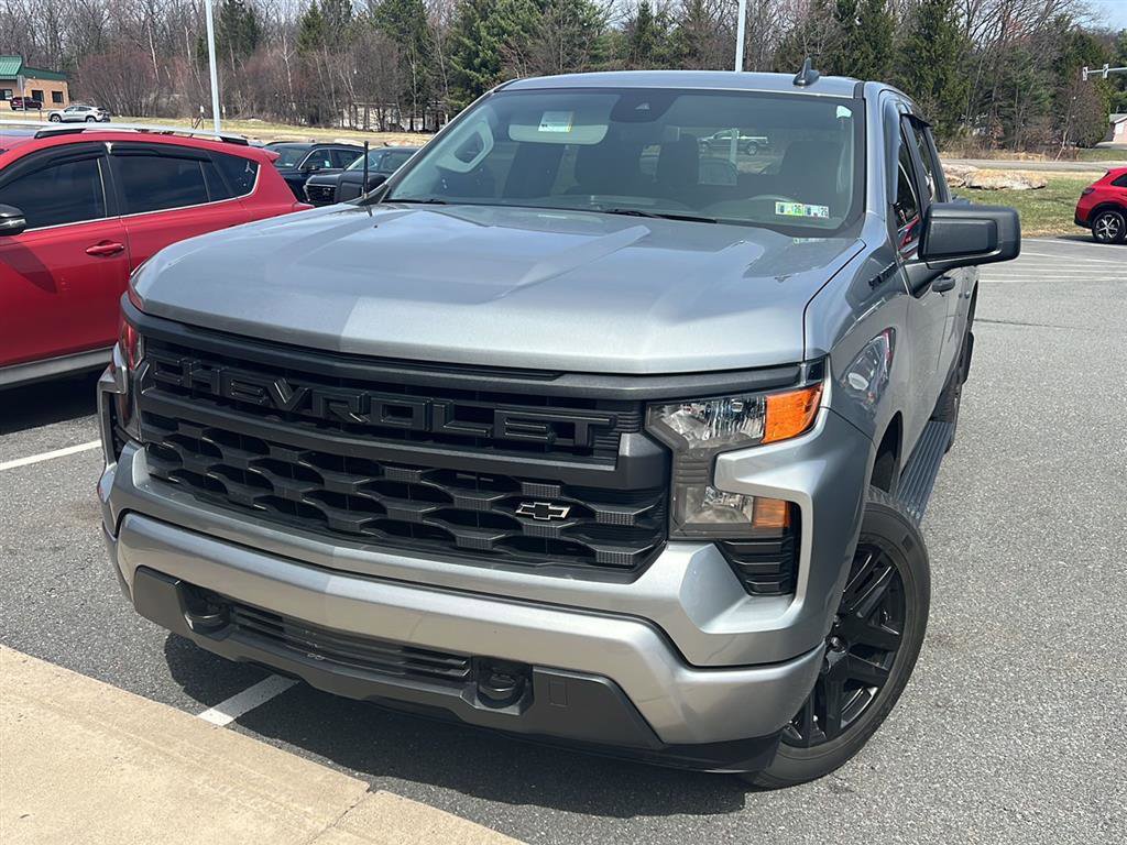 Used 2023 Chevrolet Silverado 1500 Custom image 2