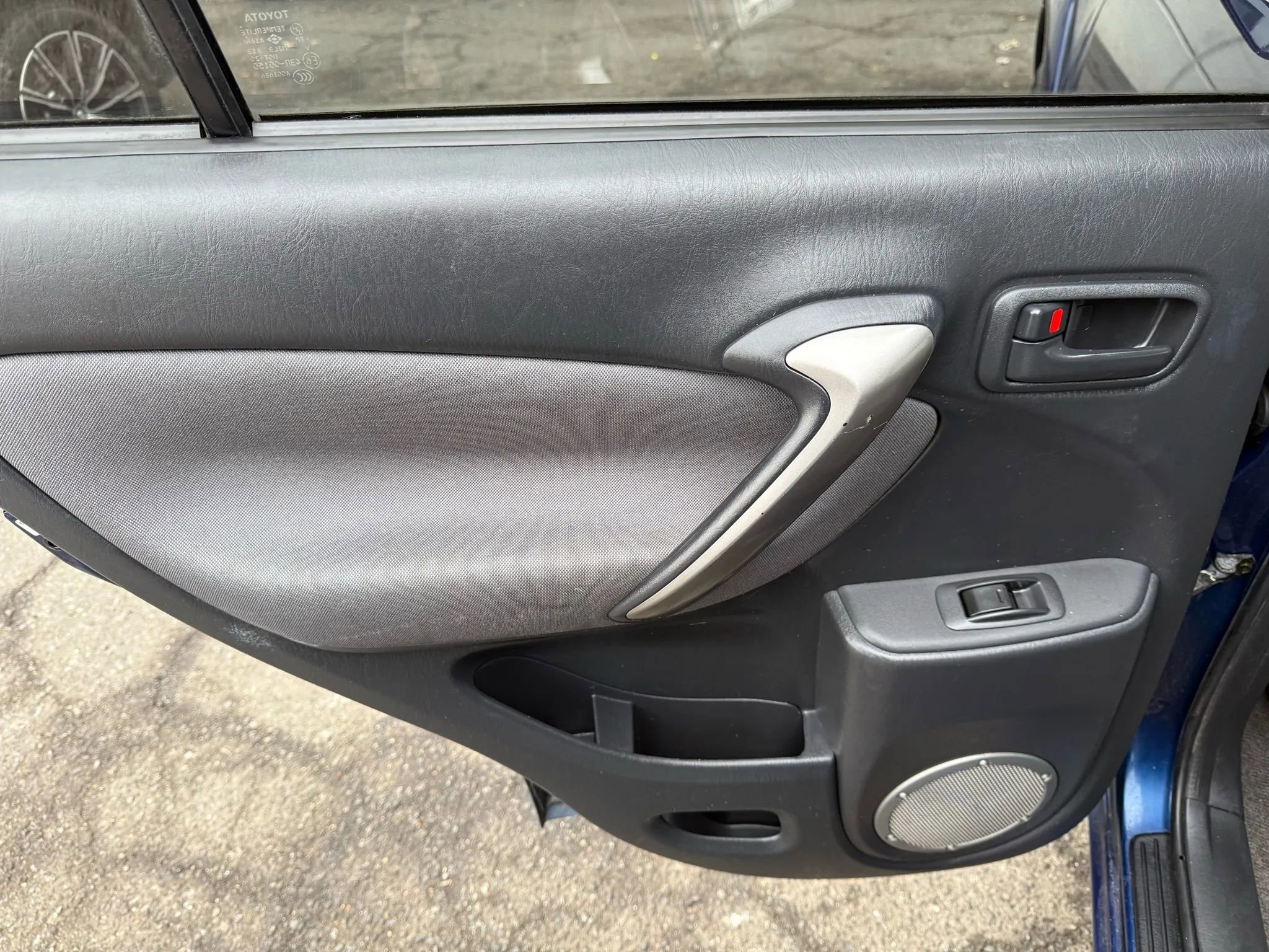 Used 2004 Toyota RAV4 Sport Utility 4D image 22