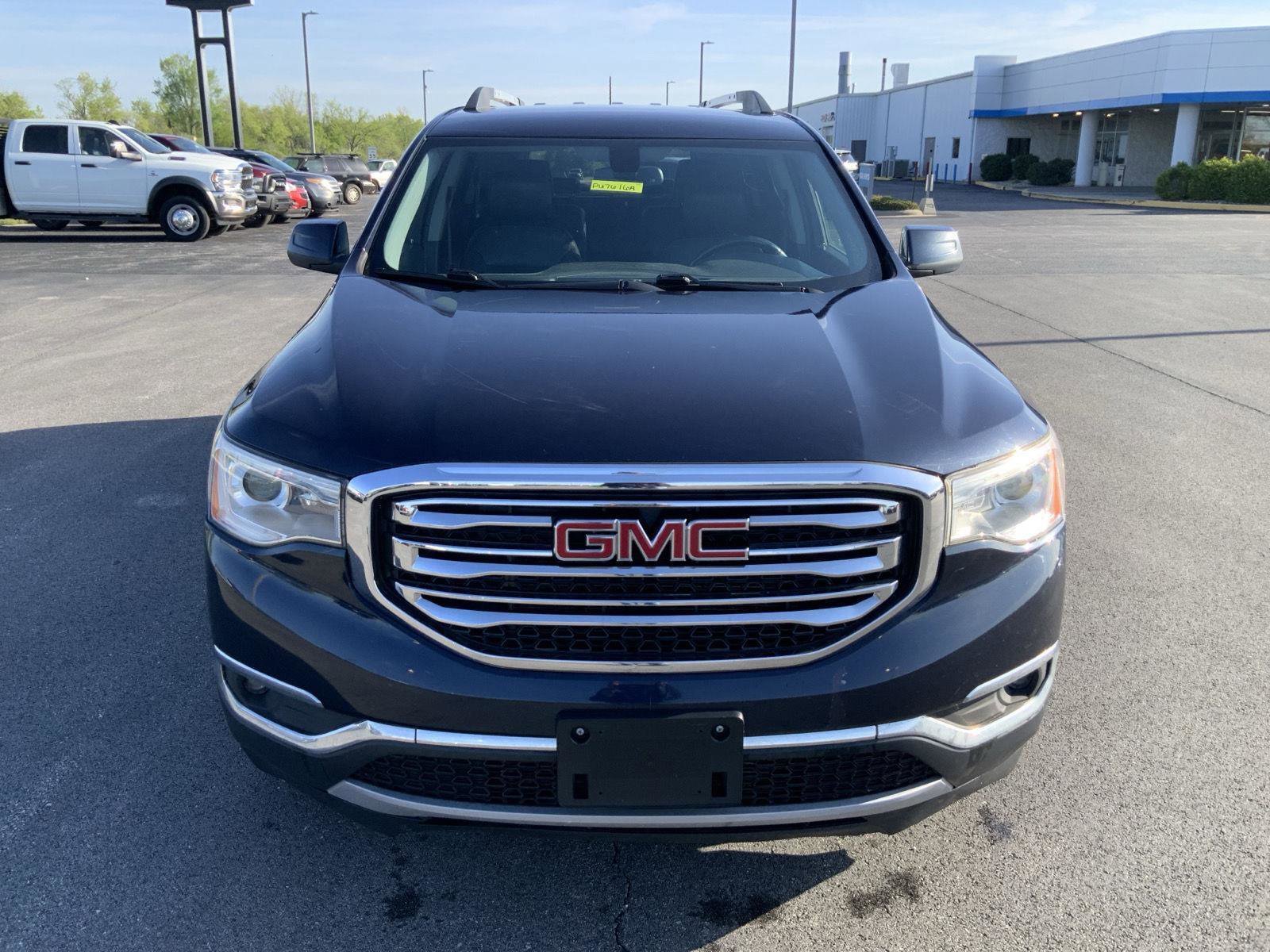 Used 2017 GMC Acadia SLT image 3