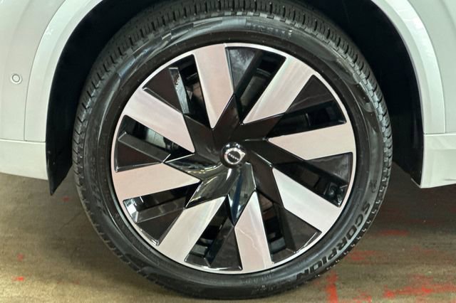 Used 2024 Volvo XC90 T8 Plus w/ Protection Package Premier image 35