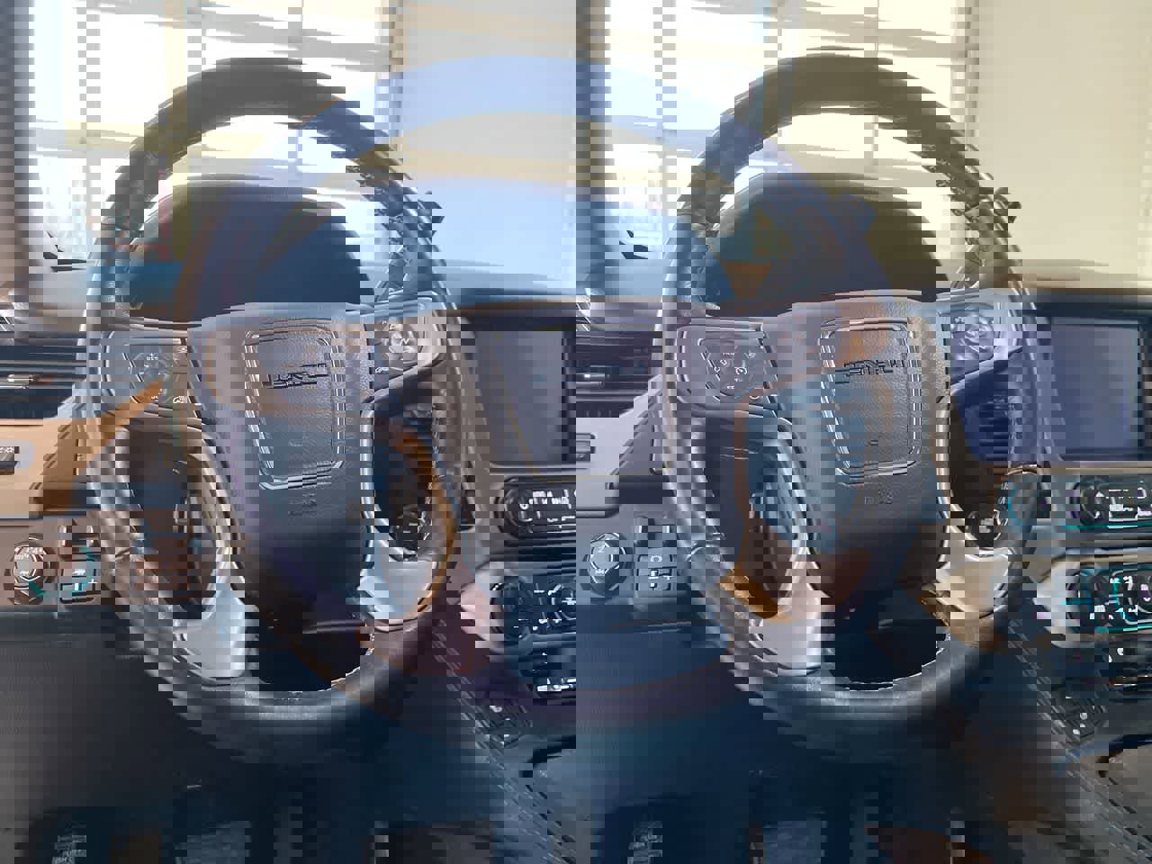 Used 2018 GMC Yukon Denali w/ Open Road Package image 14