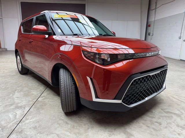 Used 2023 Kia Soul LX w/ LX Technology Package image 7