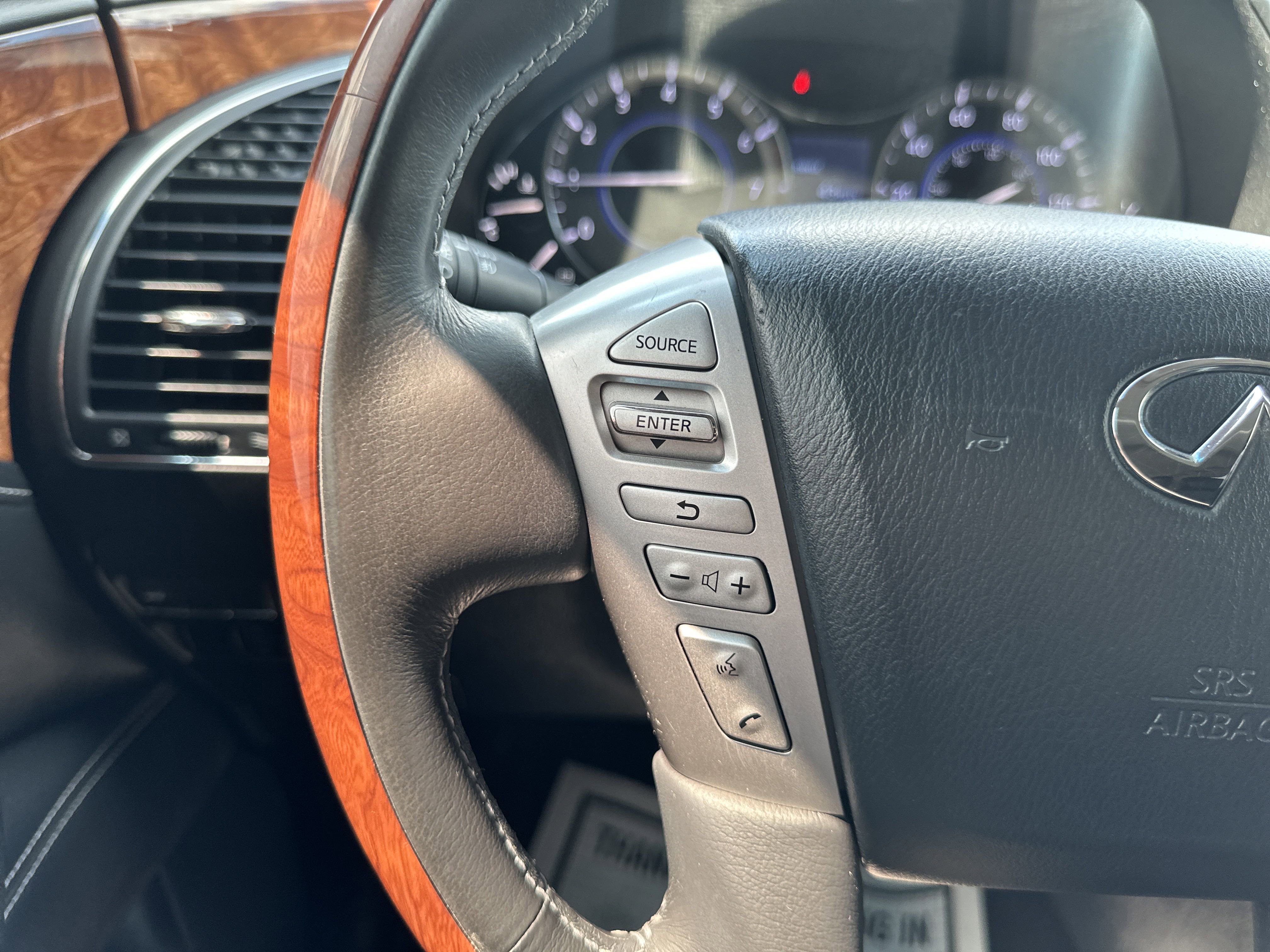 Used 2017 INFINITI QX80 4WD w/ Deluxe Technology Package image 19