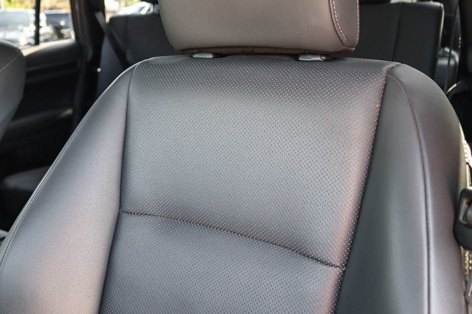 Used 2022 Lexus GX 460 Premium w/ Premium Package AWD/4WD image 25