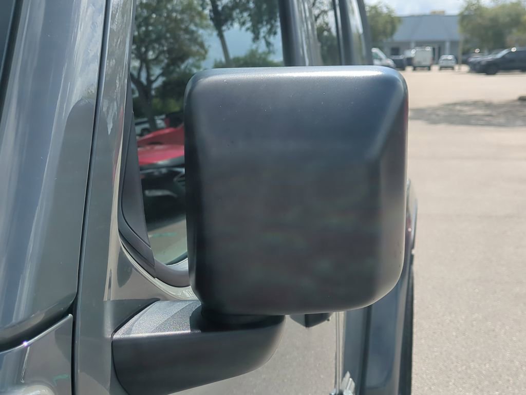 Used 2023 Jeep Wrangler Unlimited Sahara AWD/4WD image 13