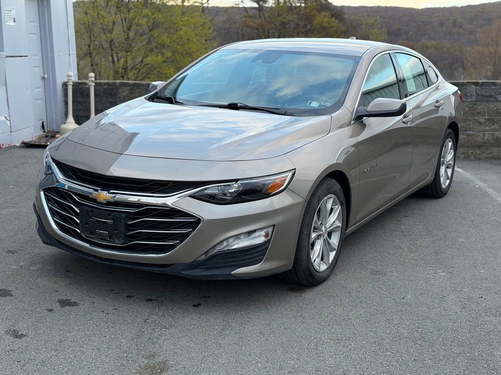 Used 2025 Chevrolet Malibu LT FWD image 1