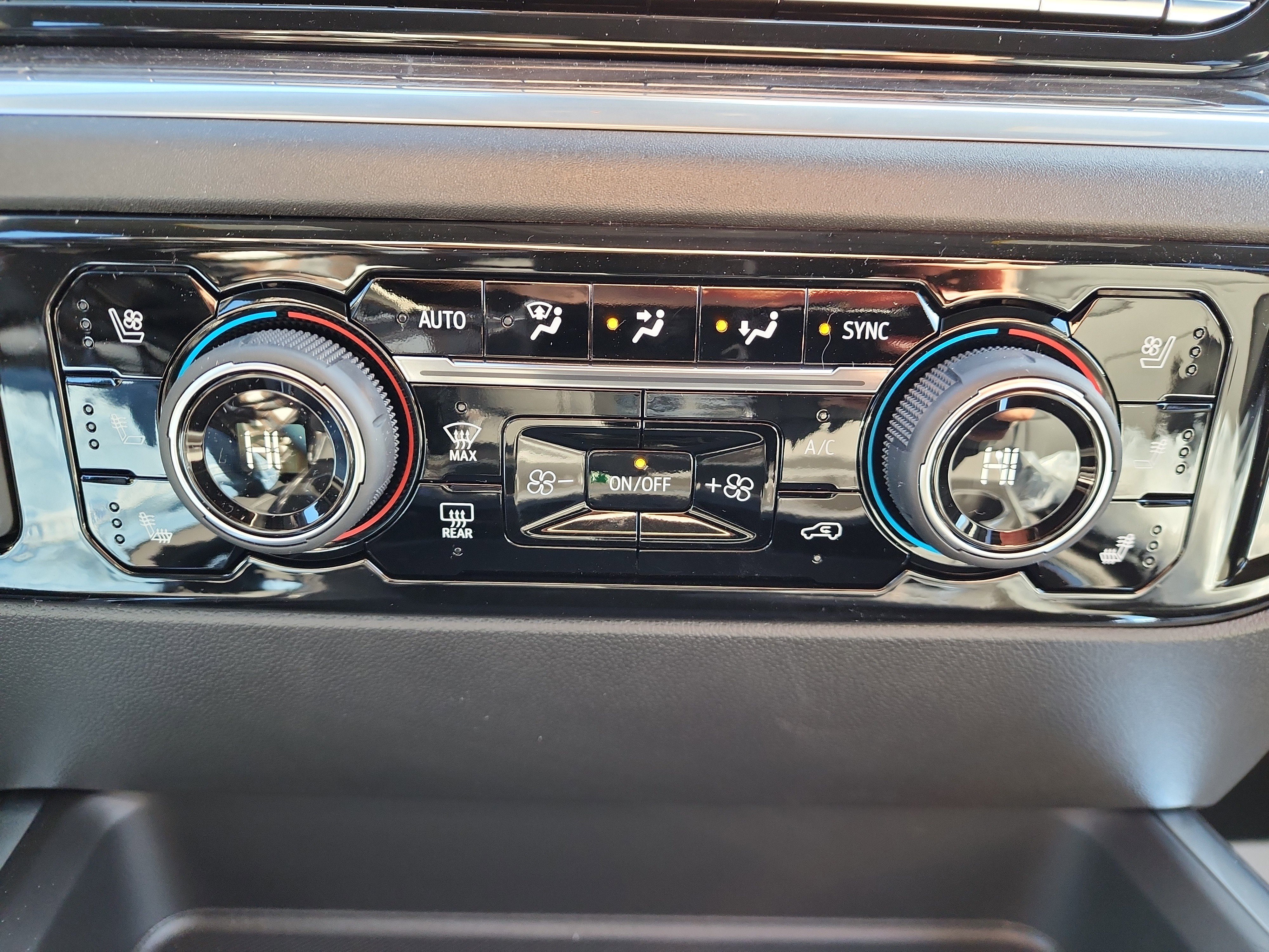 New 2026 Chevrolet Silverado 2500 LTZ w/ LTZ Convenience Package image 15