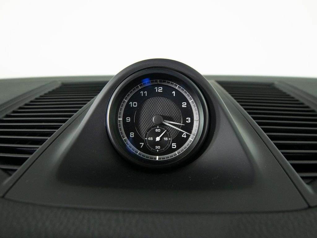 Certified 2025 Porsche Macan image 24