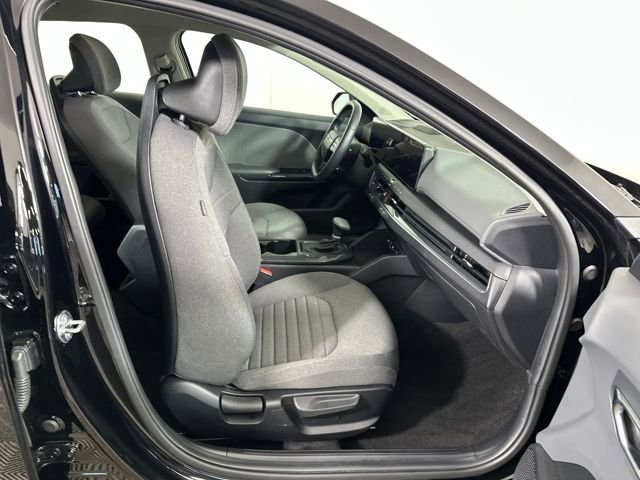 Used 2025 Kia K4 EX image 28