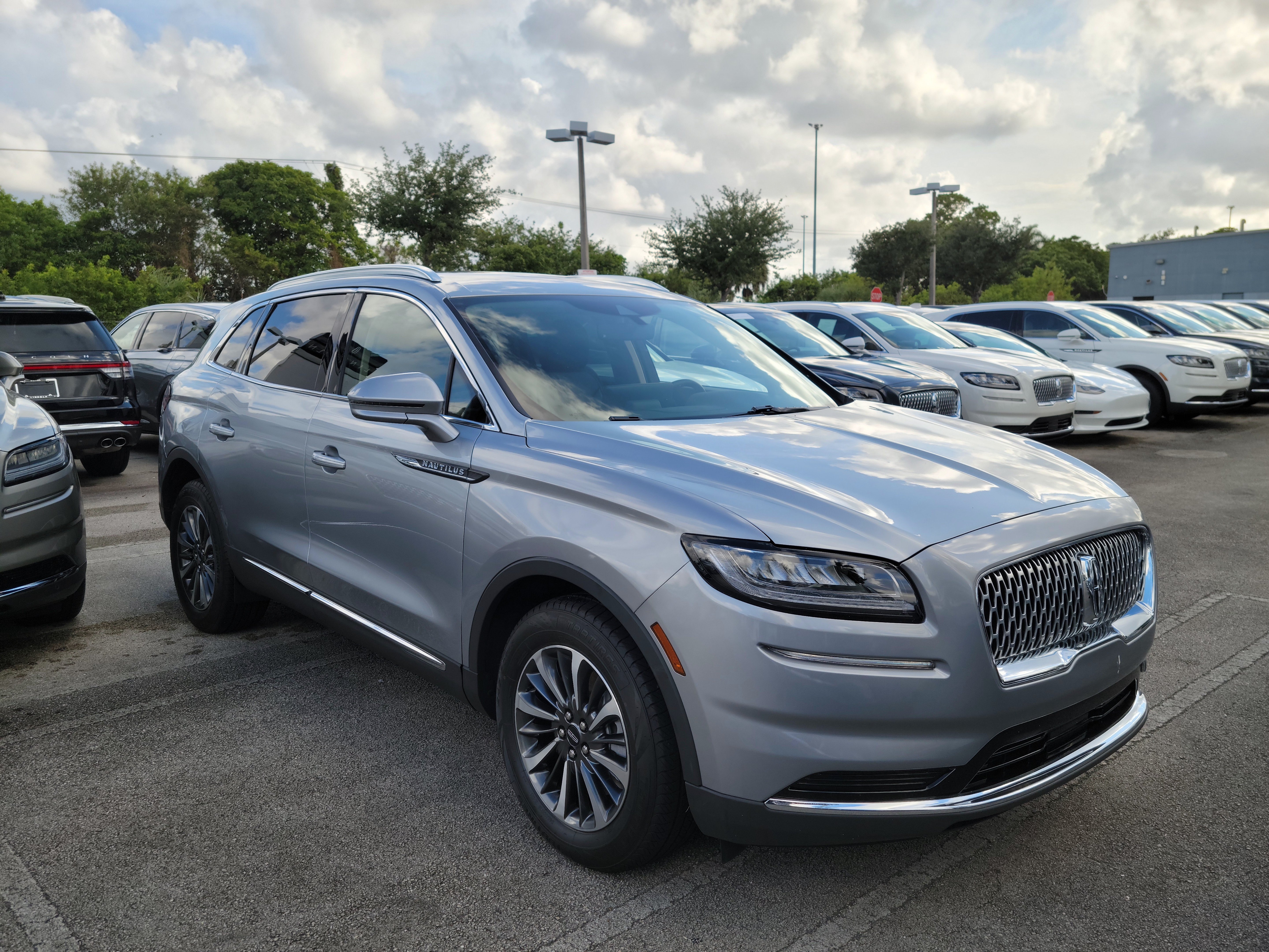 Certified 2023 Lincoln Nautilus AWD w/ Premium Package image 23
