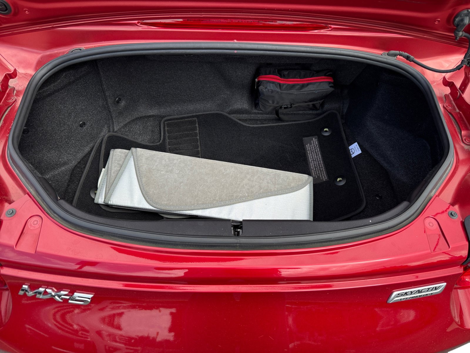 Used 2016 MAZDA MX-5 Miata Grand Touring RWD image 16