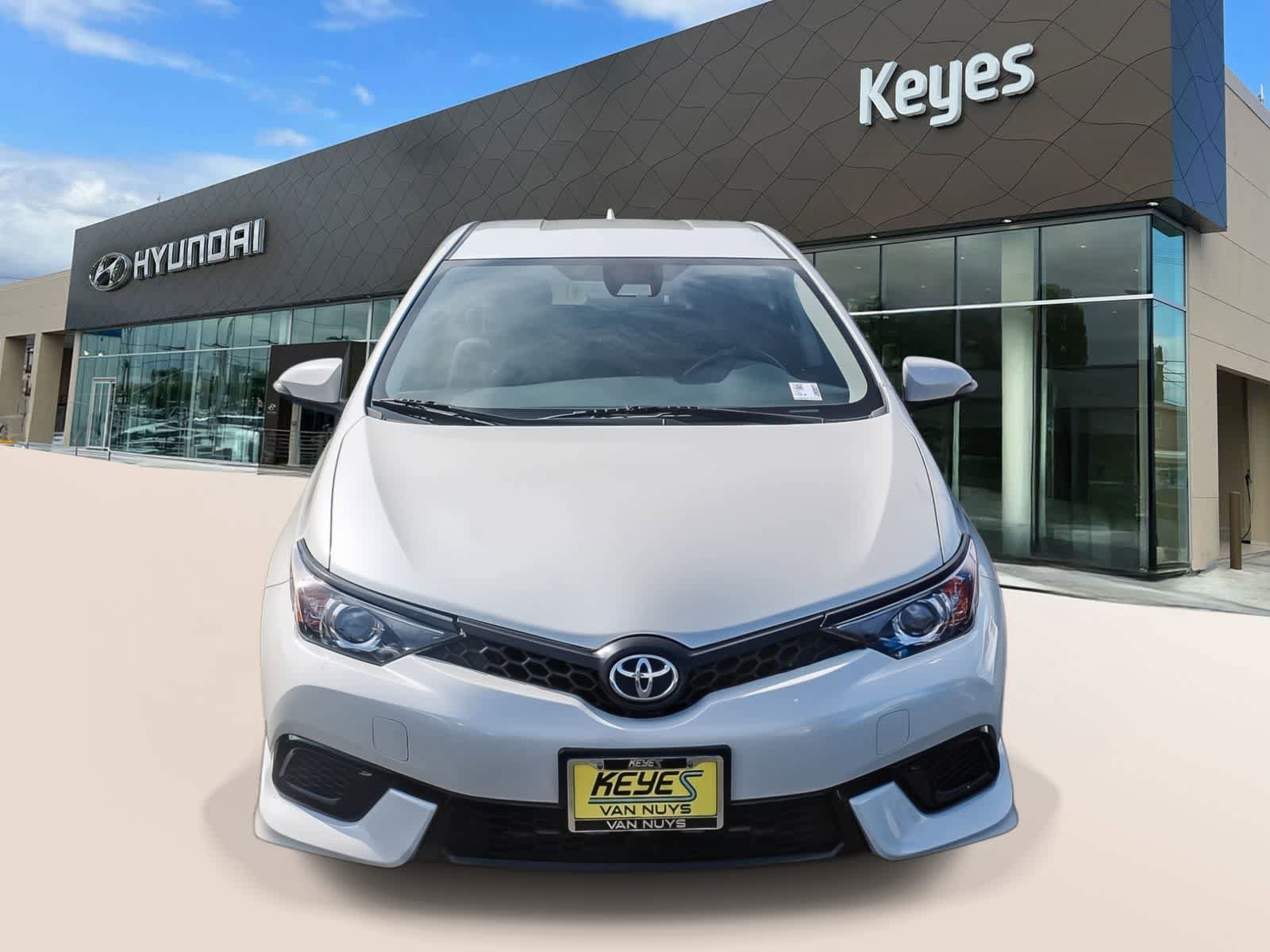 Used 2018 Toyota Corolla iM w/ Carpet Mat Package (TMS) image 2