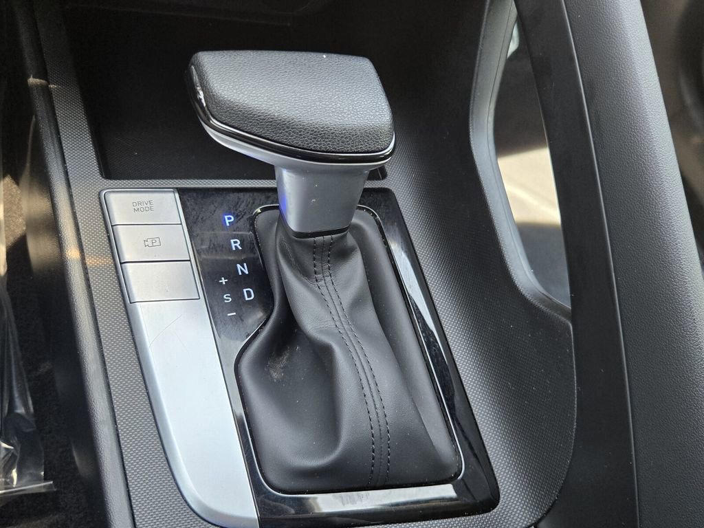 Used 2024 Hyundai Elantra SE FWD image 18