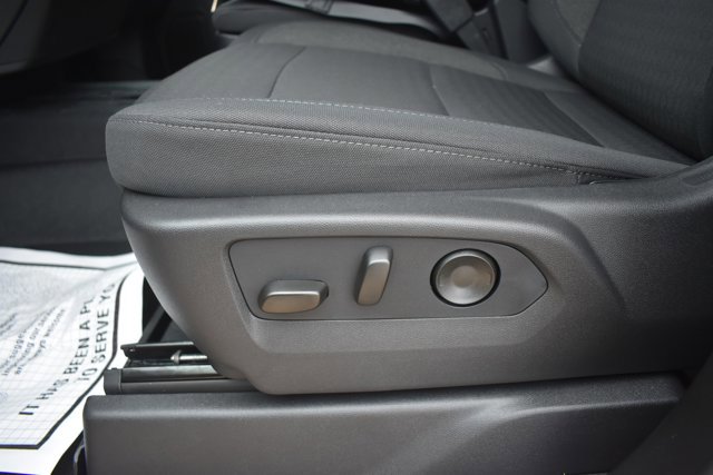 New 2026 Chevrolet Silverado 1500 Custom w/ LPO, Dark Essentials Package AWD/4WD image 17