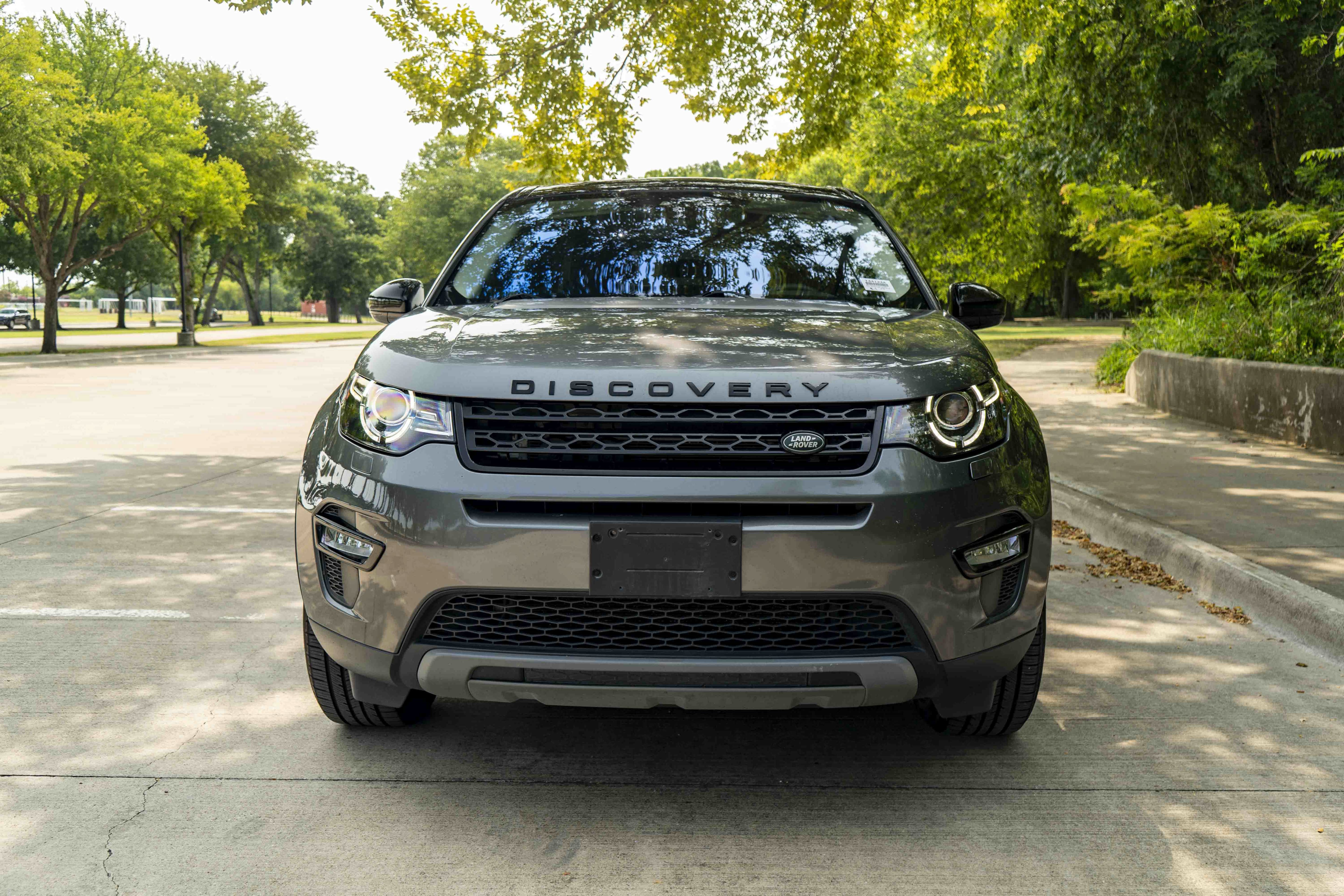 Used 2018 Land Rover Discovery Sport SE AWD/4WD image 3