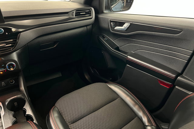 Used 2025 Ford Escape ST-Line Select image 10