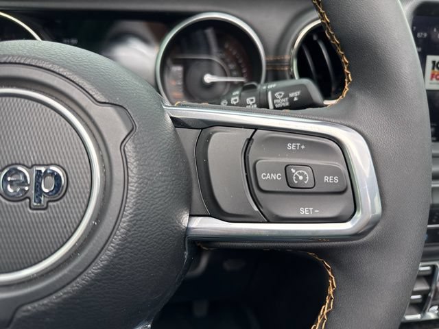 Used 2023 Jeep Wrangler Unlimited Sahara AWD/4WD image 20