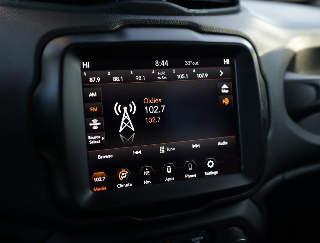 Used 2023 Jeep Renegade Latitude image 12