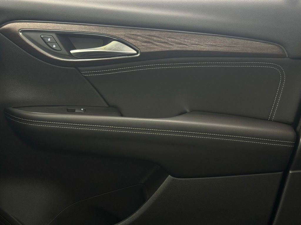Used 2023 Buick Envision Avenir image 45