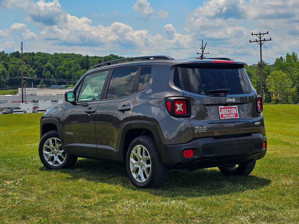 Used 2017 Jeep Renegade Latitude w/ Cold Weather Group AWD/4WD image 5