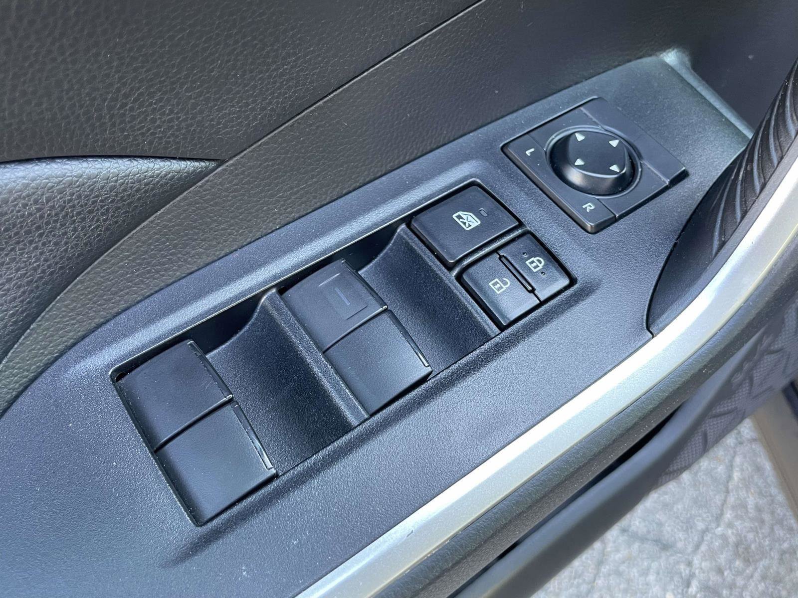 Used 2021 Toyota RAV4 XLE image 6