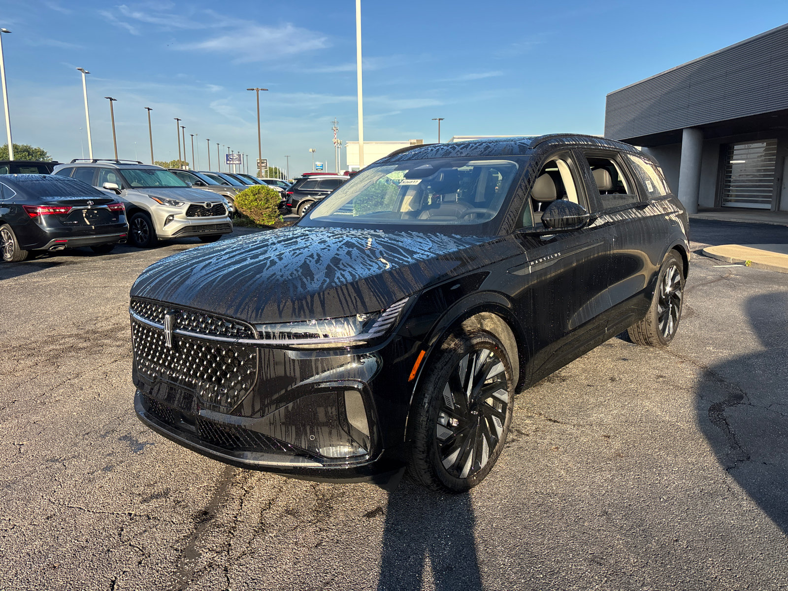 New 2026 Lincoln Nautilus Reserve w/ Jet Appearance Package AWD/4WD image 3