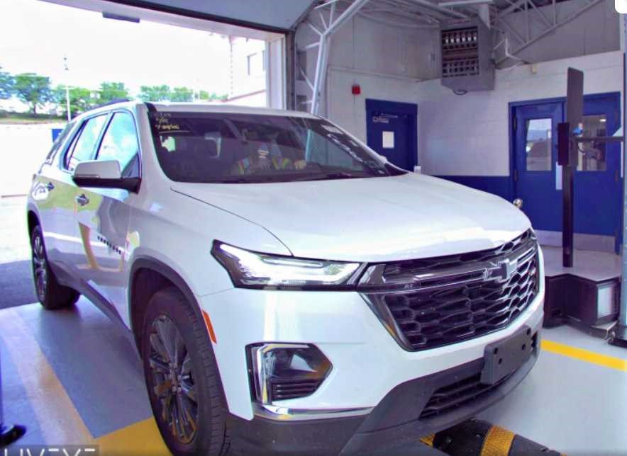 Used 2023 Chevrolet Traverse RS AWD/4WD image 4