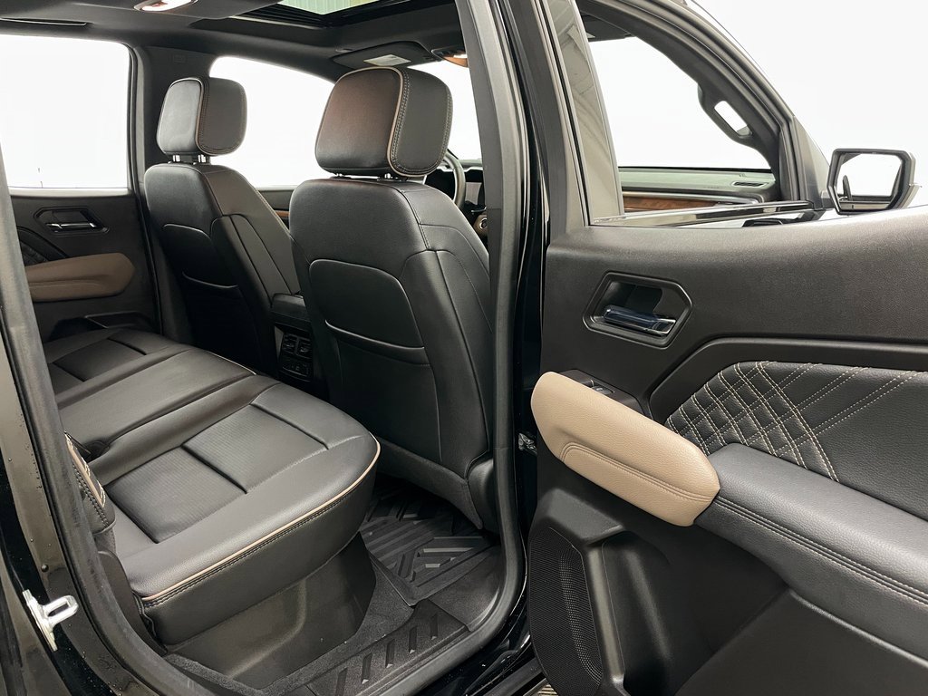 Used 2025 GMC Canyon Denali image 45