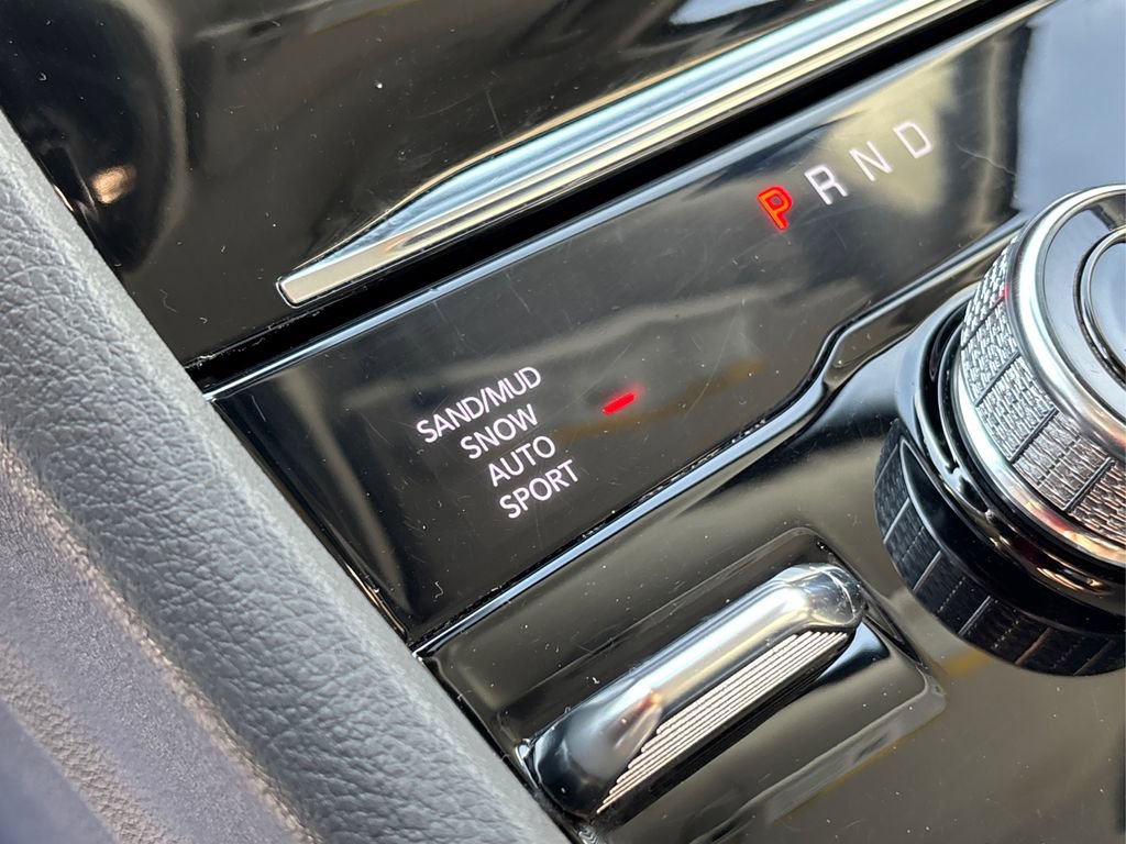 Used 2023 Jeep Grand Cherokee Limited w/ Luxury Tech Group II image 38