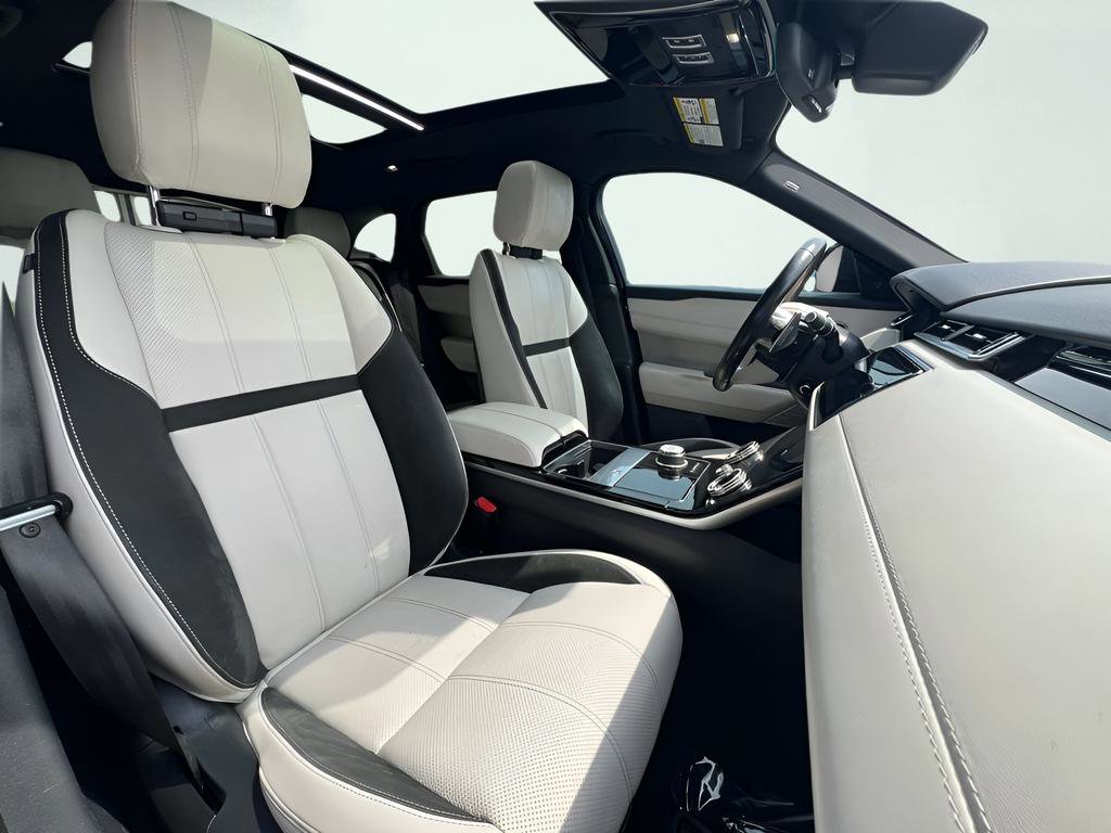 Used 2019 Land Rover Range Rover Velar R-Dynamic SE image 30