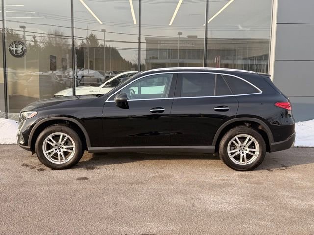 Used 2023 Mercedes-Benz GLC 300 4MATIC image 3
