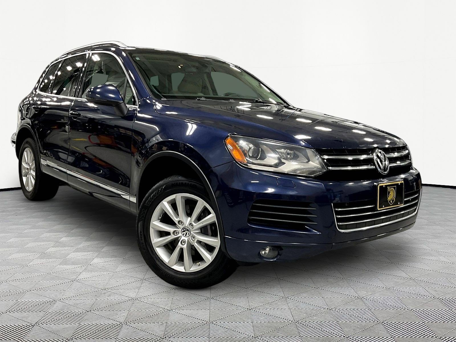 Used 2013 Volkswagen Touareg Sport AWD/4WD image 3