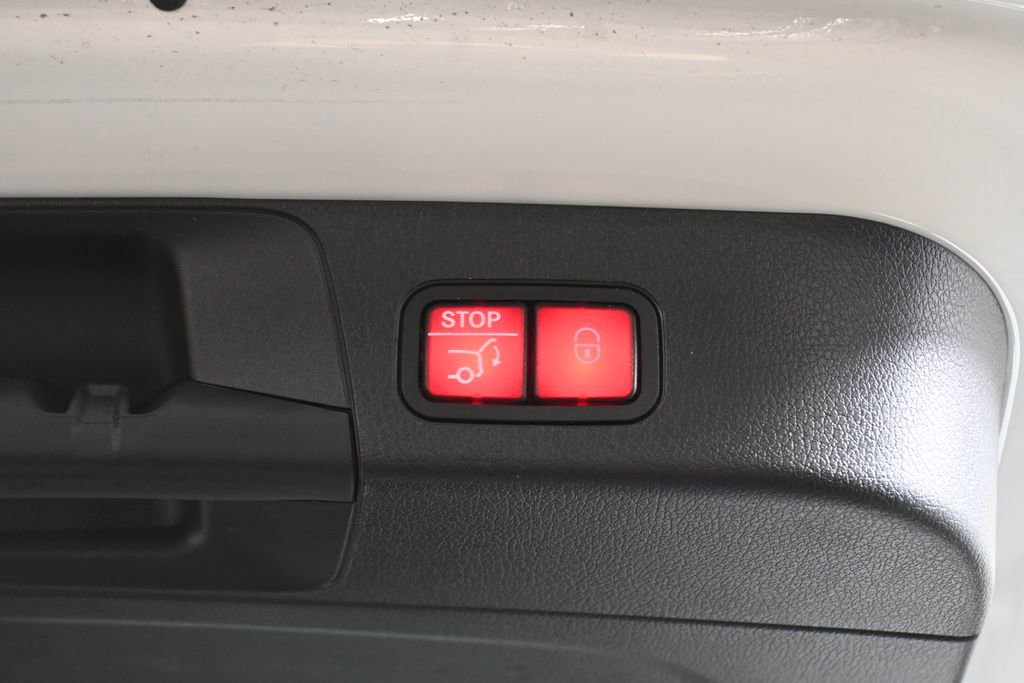 Certified 2026 Mercedes-Benz GLB 250 4MATIC image 33