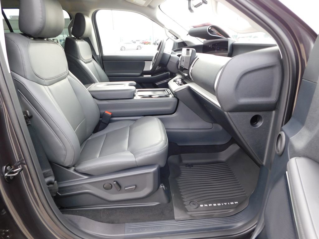 New 2026 Ford Expedition Max Active image 18