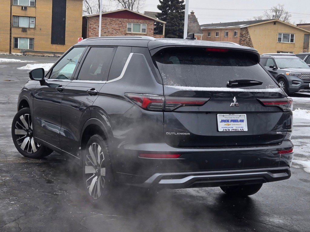 Used 2025 Mitsubishi Outlander SEL image 15