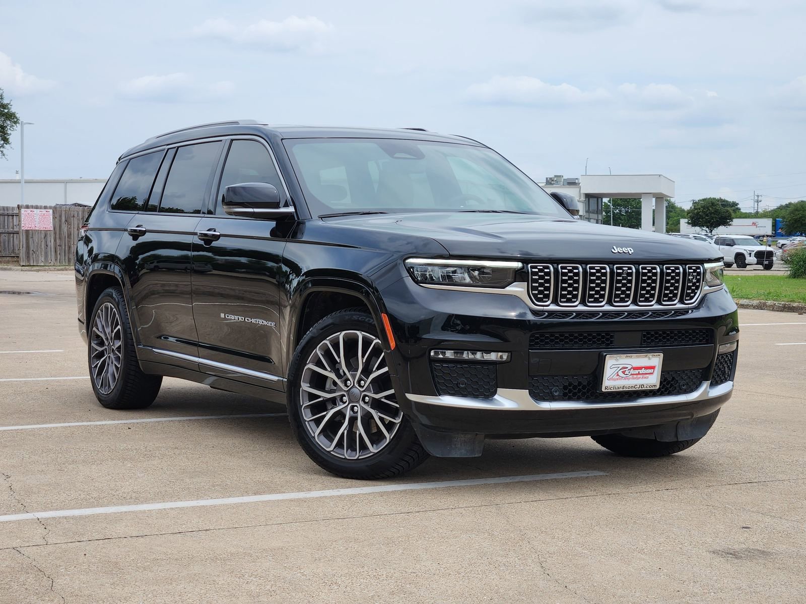 Used 2023 Jeep Grand Cherokee L Summit AWD/4WD image 1