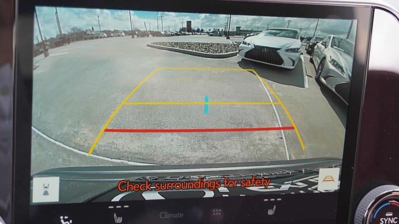 Used 2025 Lexus NX 250 FWD w/ Towing Package (2000 Lbs) image 17