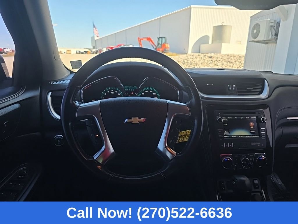 Used 2017 Chevrolet Traverse LT image 2